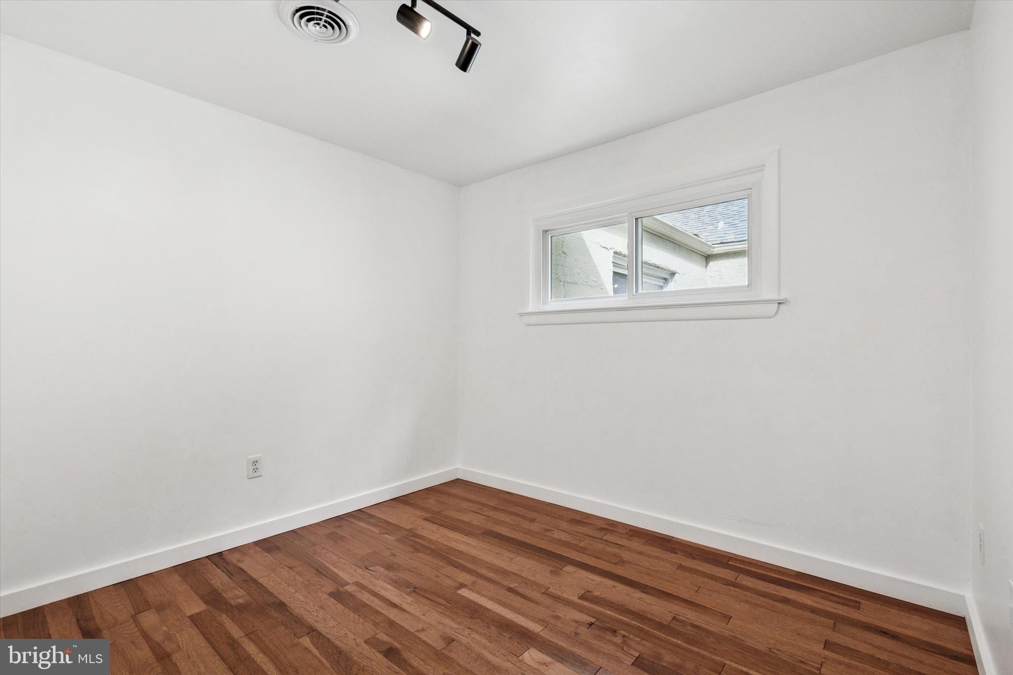 2369 TOHICKON LANE