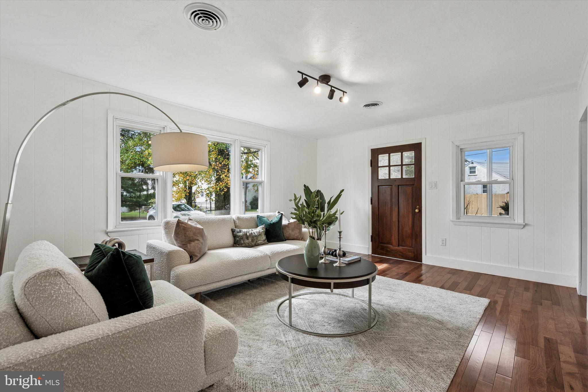 2369 TOHICKON LANE