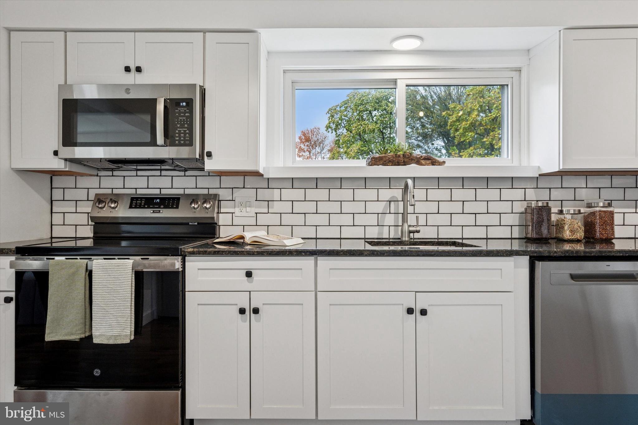 2369 TOHICKON LANE