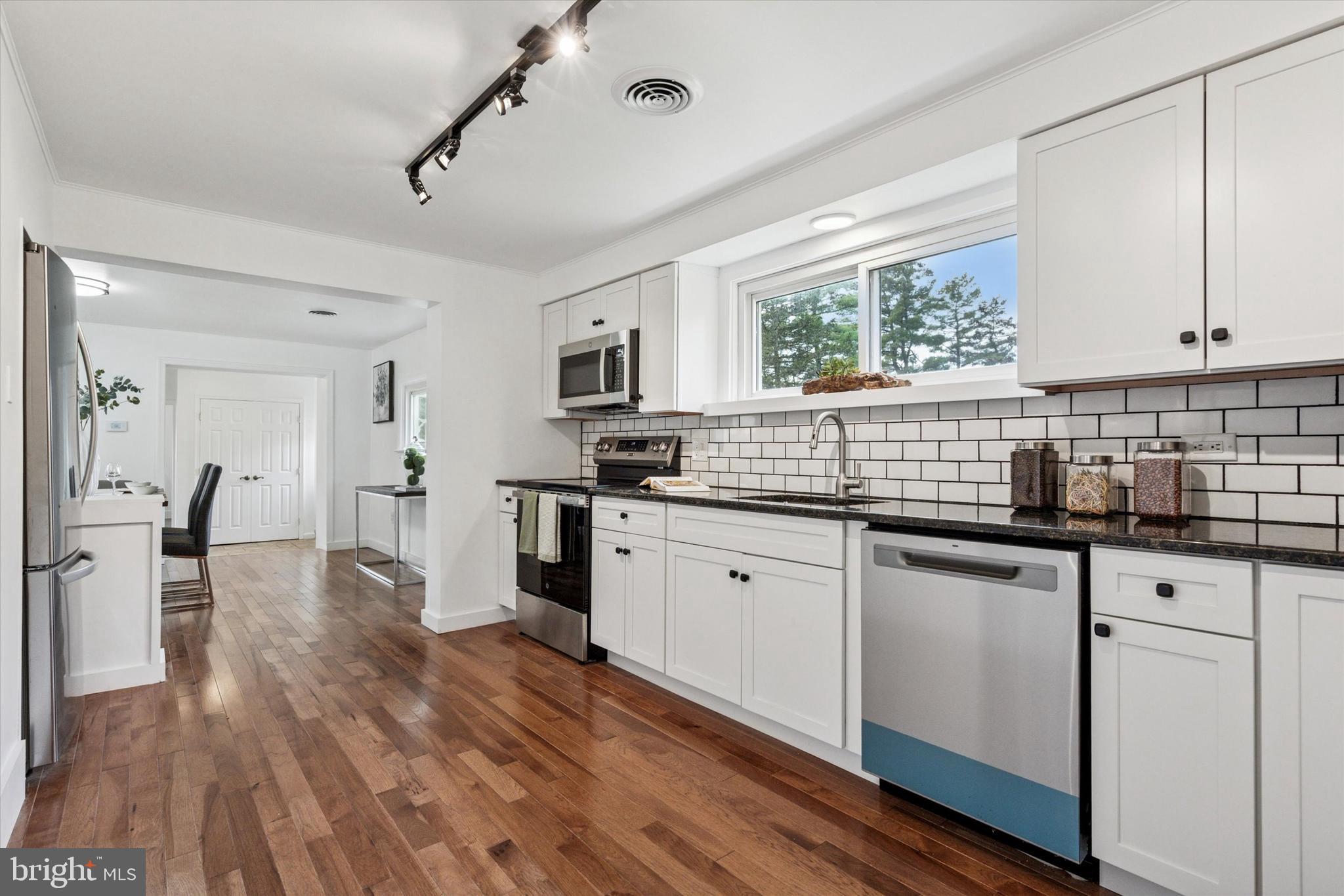 2369 TOHICKON LANE