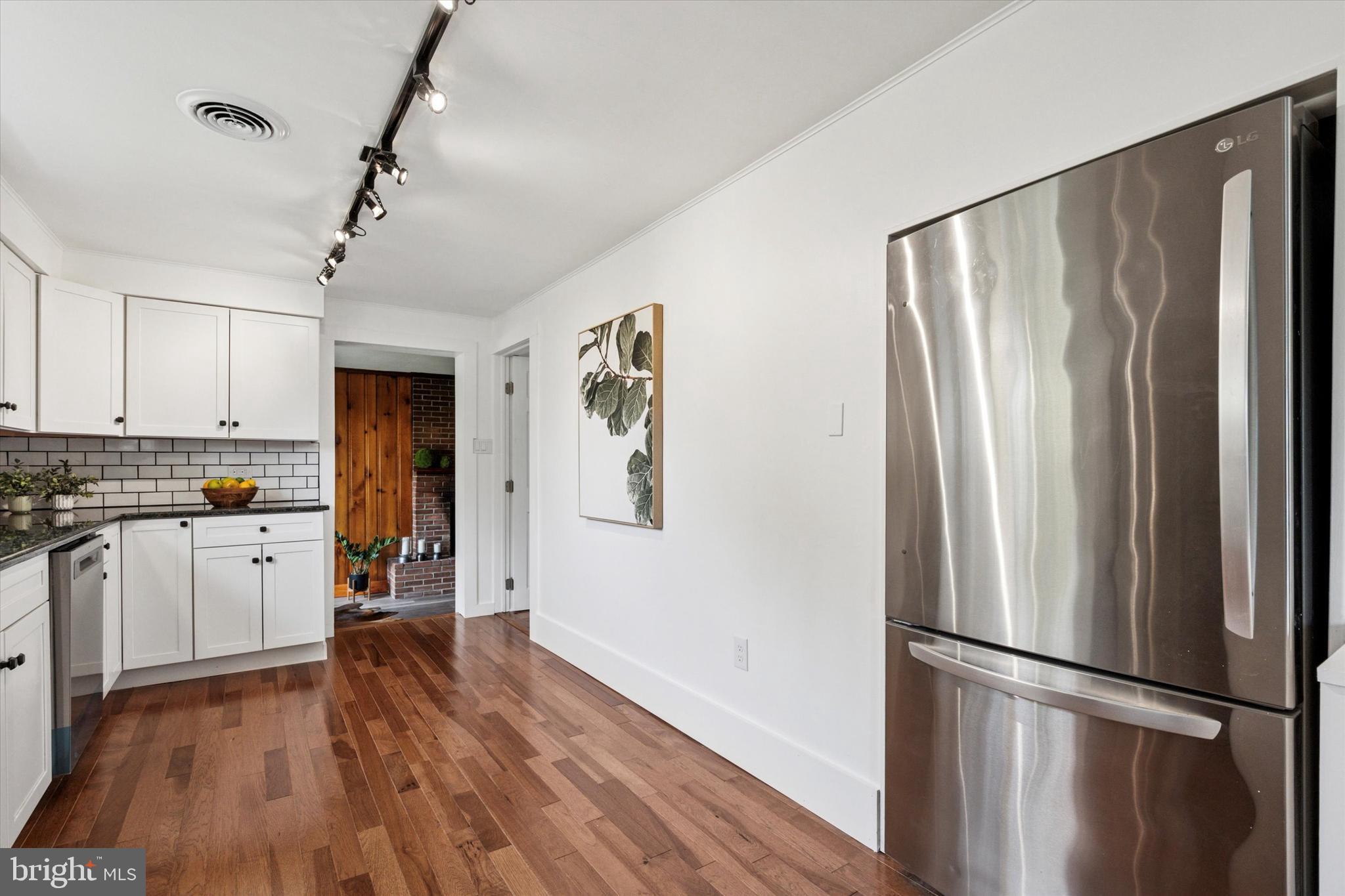 2369 TOHICKON LANE