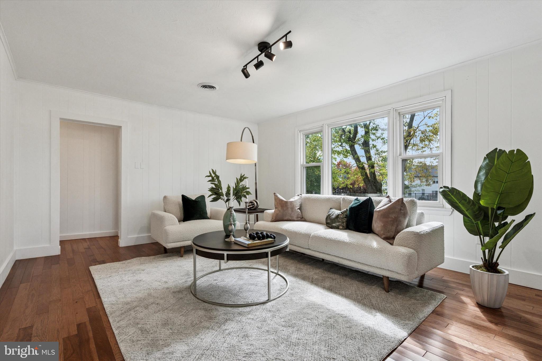 2369 TOHICKON LANE