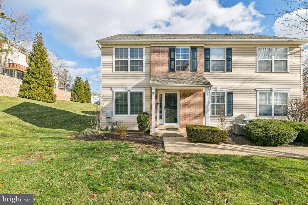 5437 RINKER CIRCLE