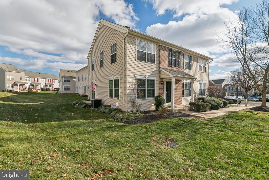 5437 RINKER CIRCLE