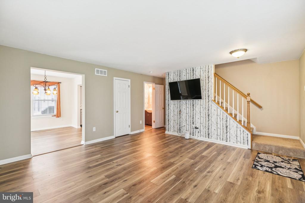 5437 RINKER CIRCLE