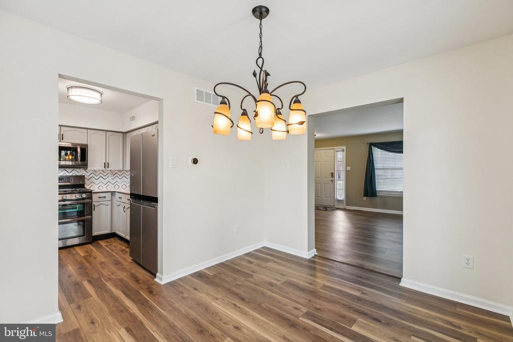 5437 RINKER CIRCLE