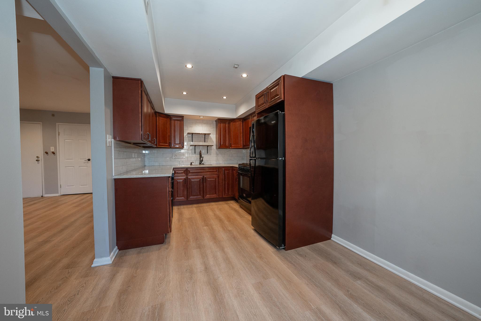 203 HAMPTON CROSSING B 203B