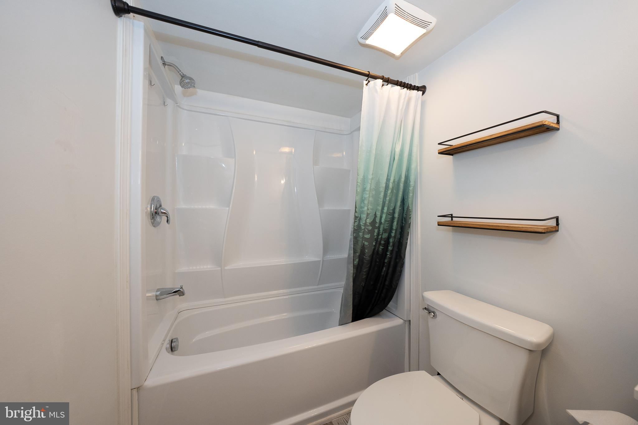 203 HAMPTON CROSSING B 203B