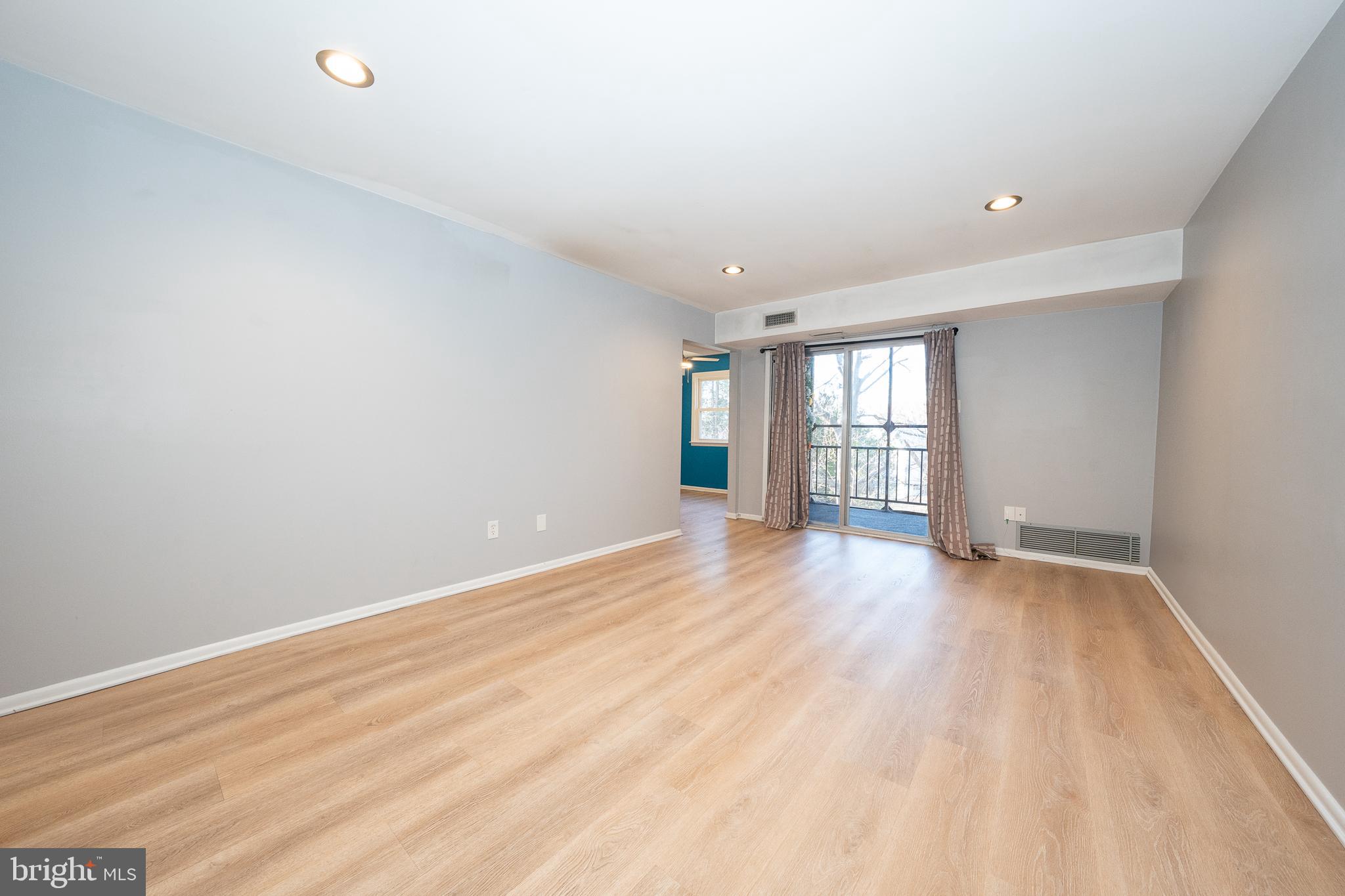 203 HAMPTON CROSSING B 203B