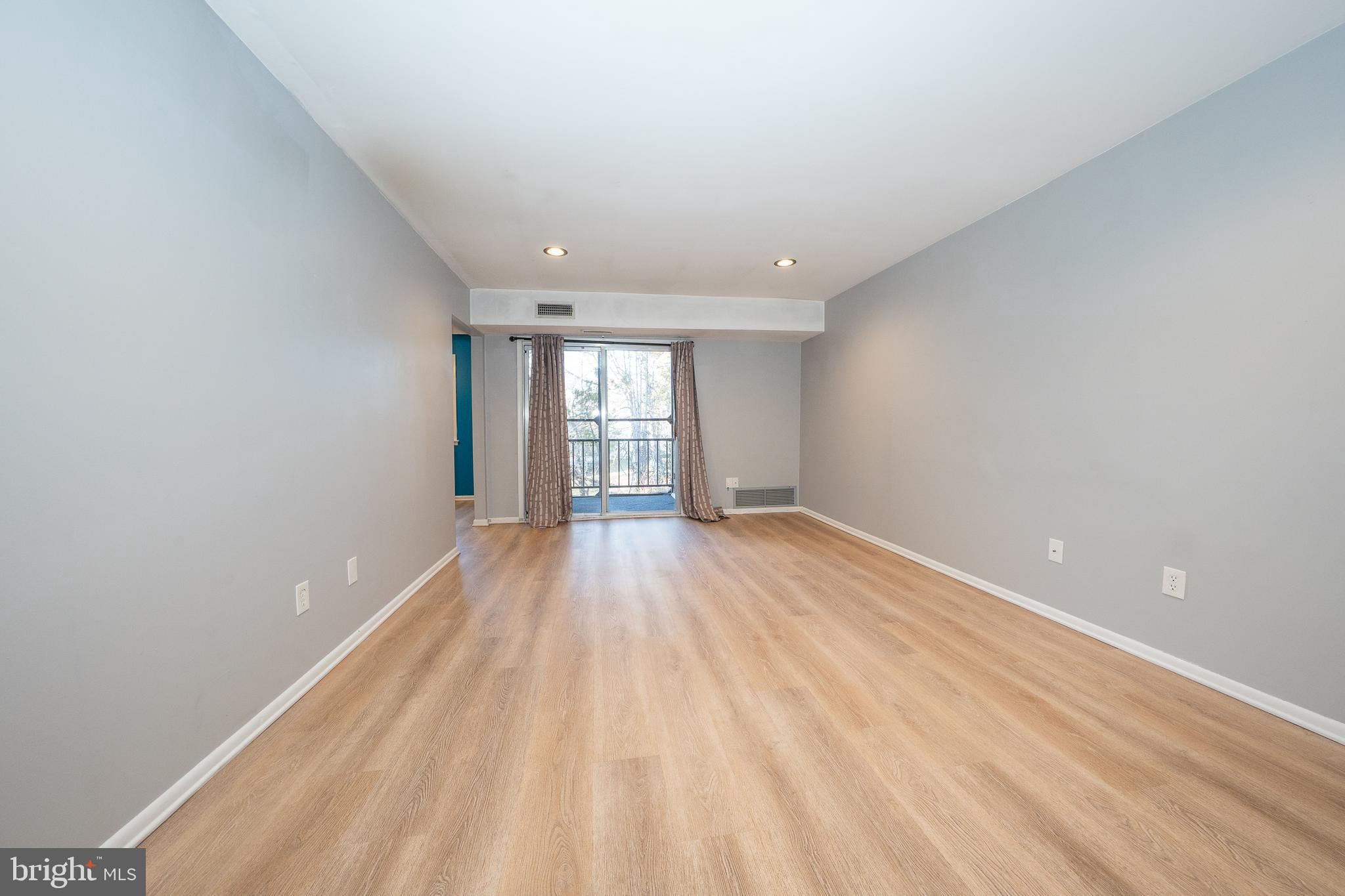 203 HAMPTON CROSSING B 203B