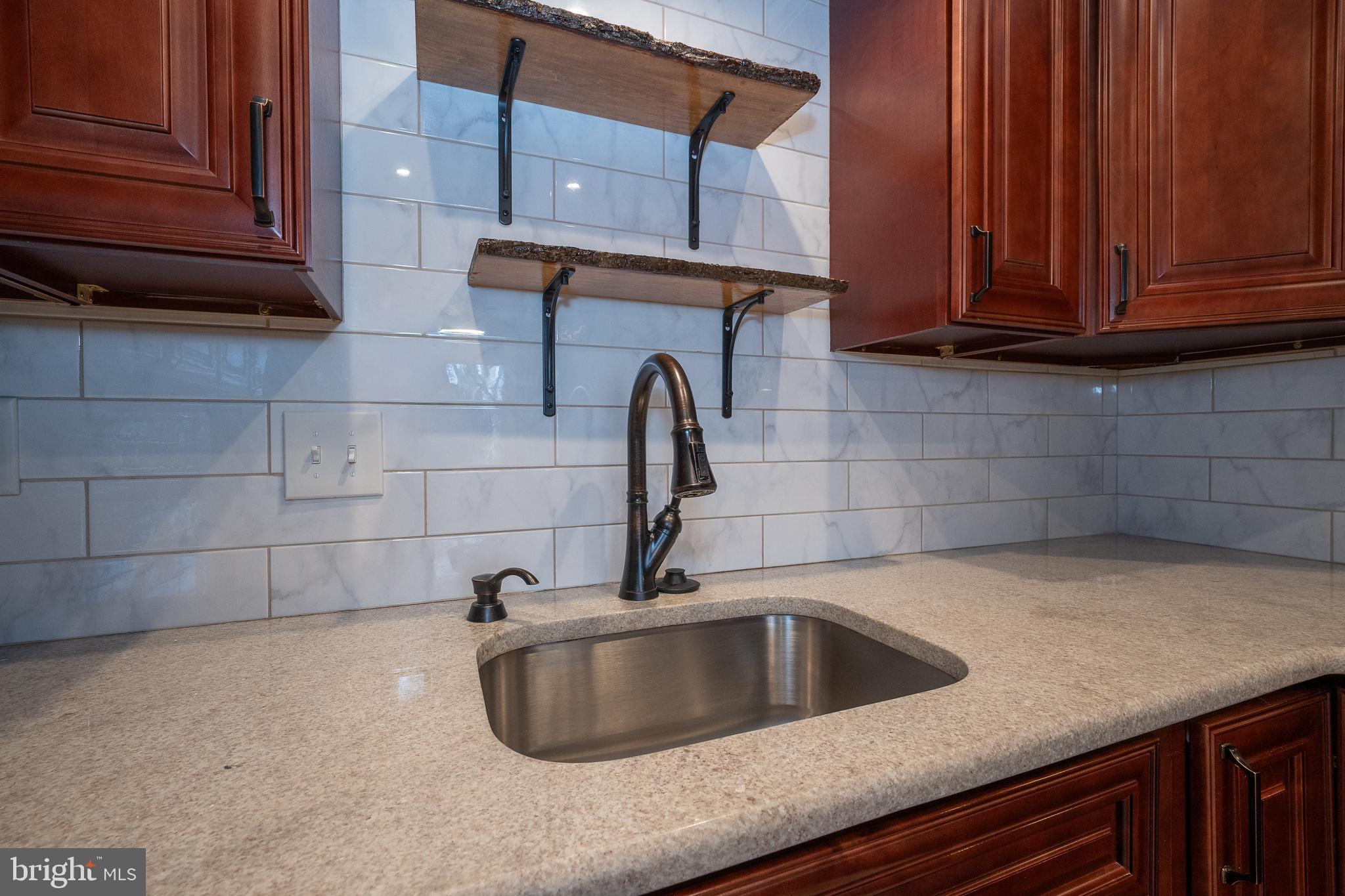 203 HAMPTON CROSSING B 203B