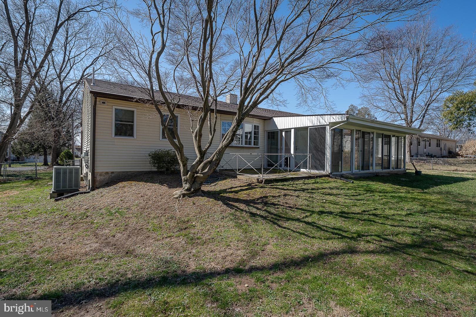 1539 W BENSALEM AVENUE