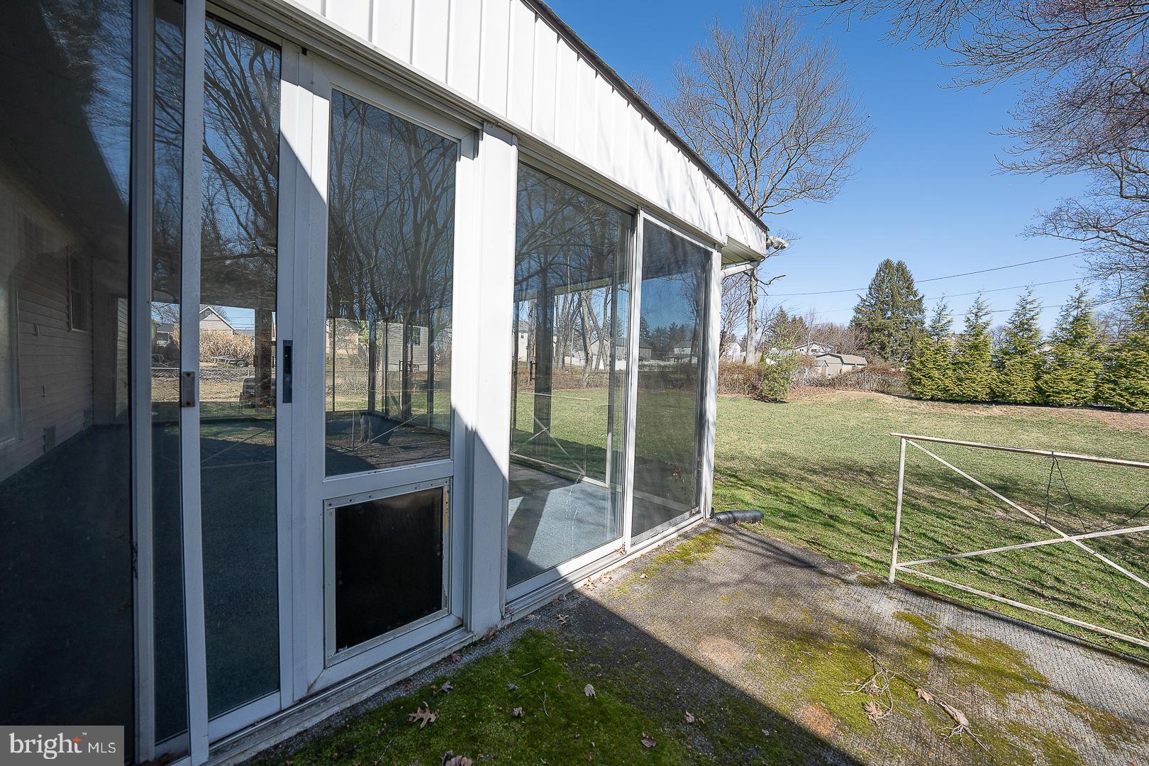 1539 W BENSALEM AVENUE