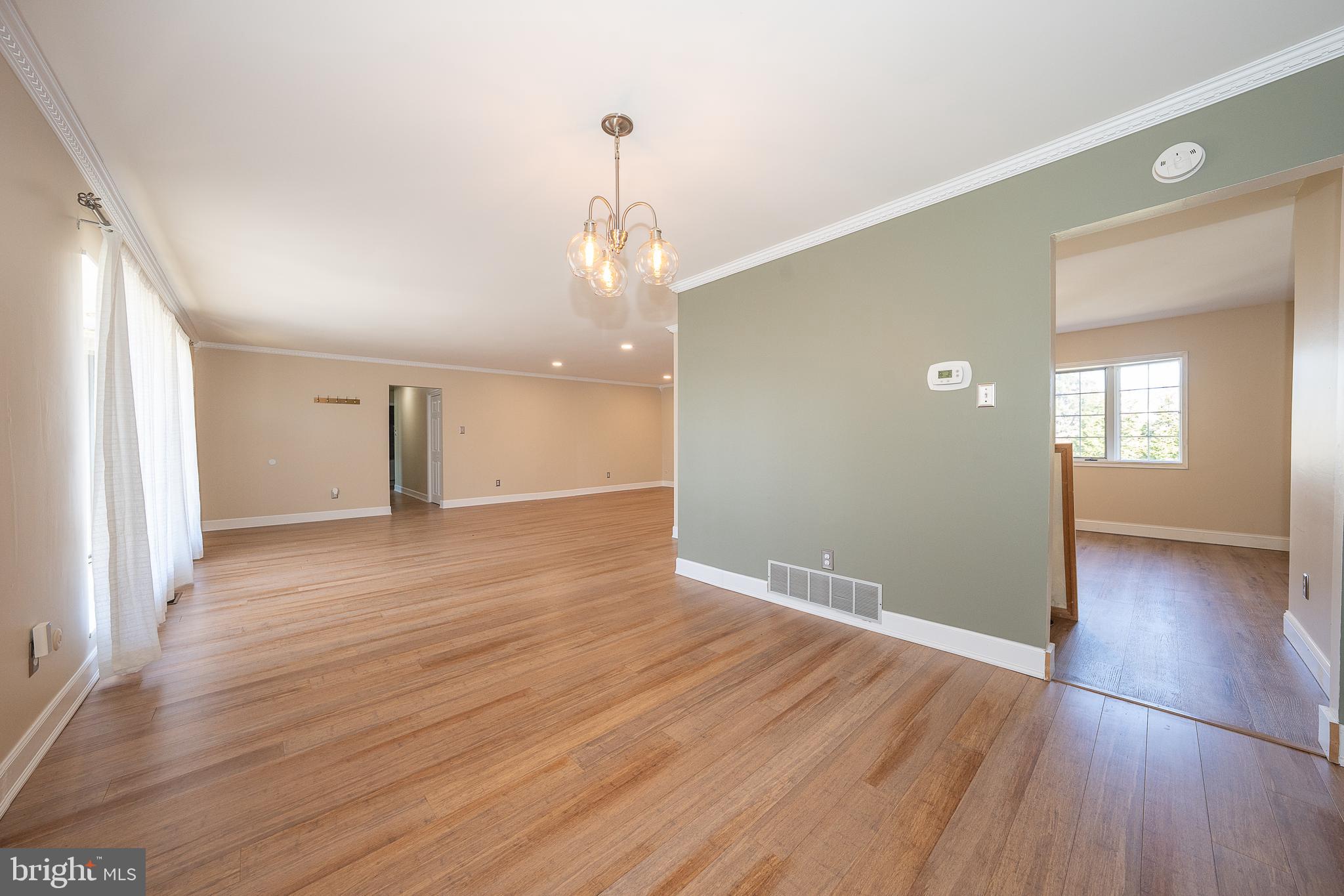 1539 W BENSALEM AVENUE