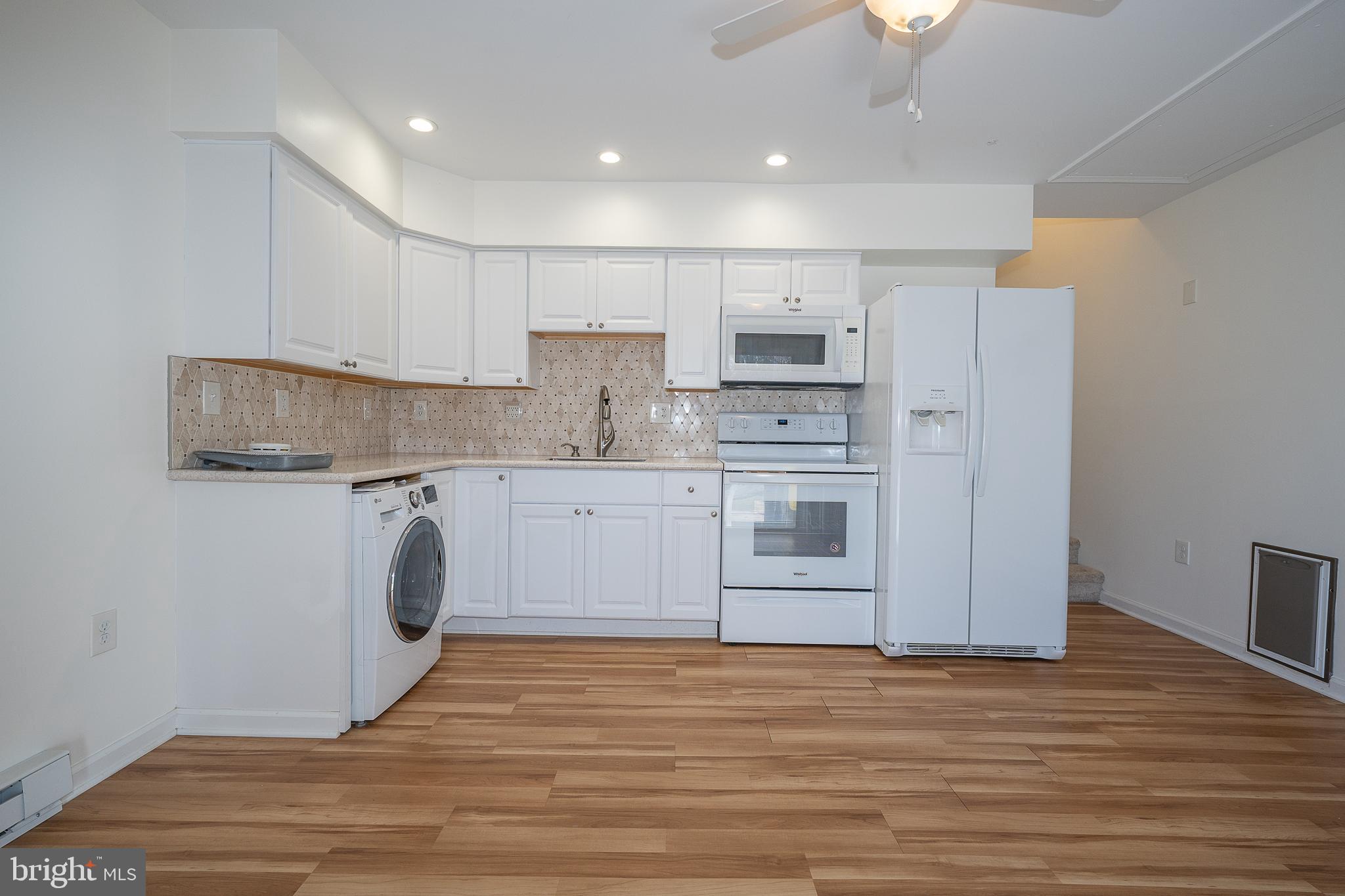 1539 W BENSALEM AVENUE