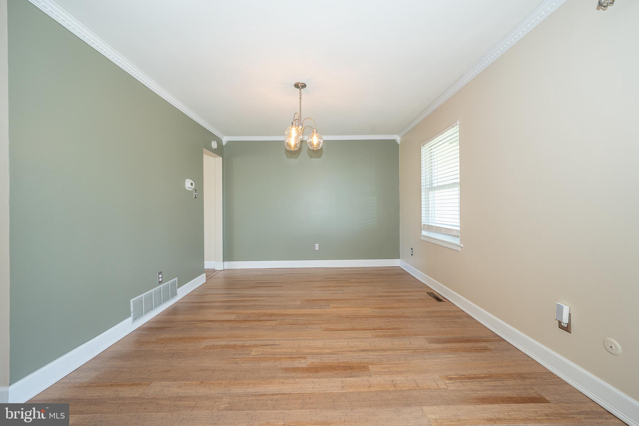 1539 W BENSALEM AVENUE