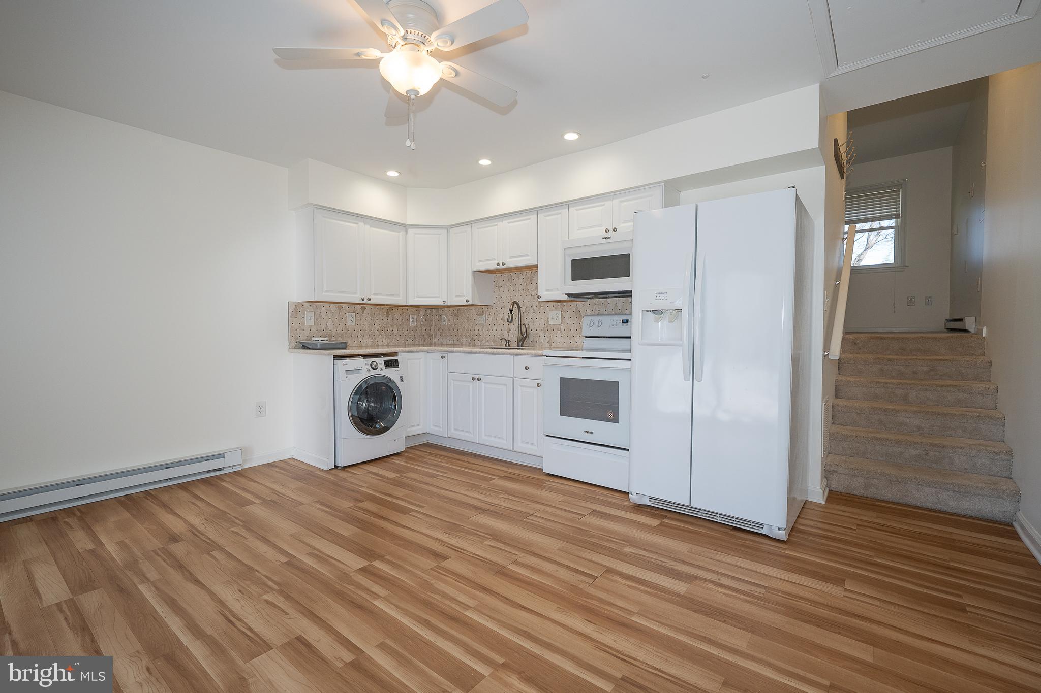 1539 W BENSALEM AVENUE