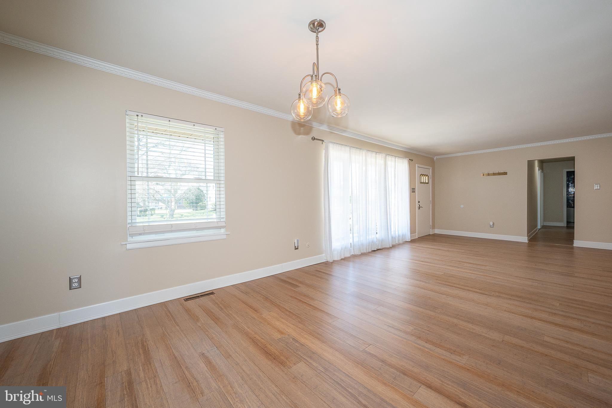 1539 W BENSALEM AVENUE