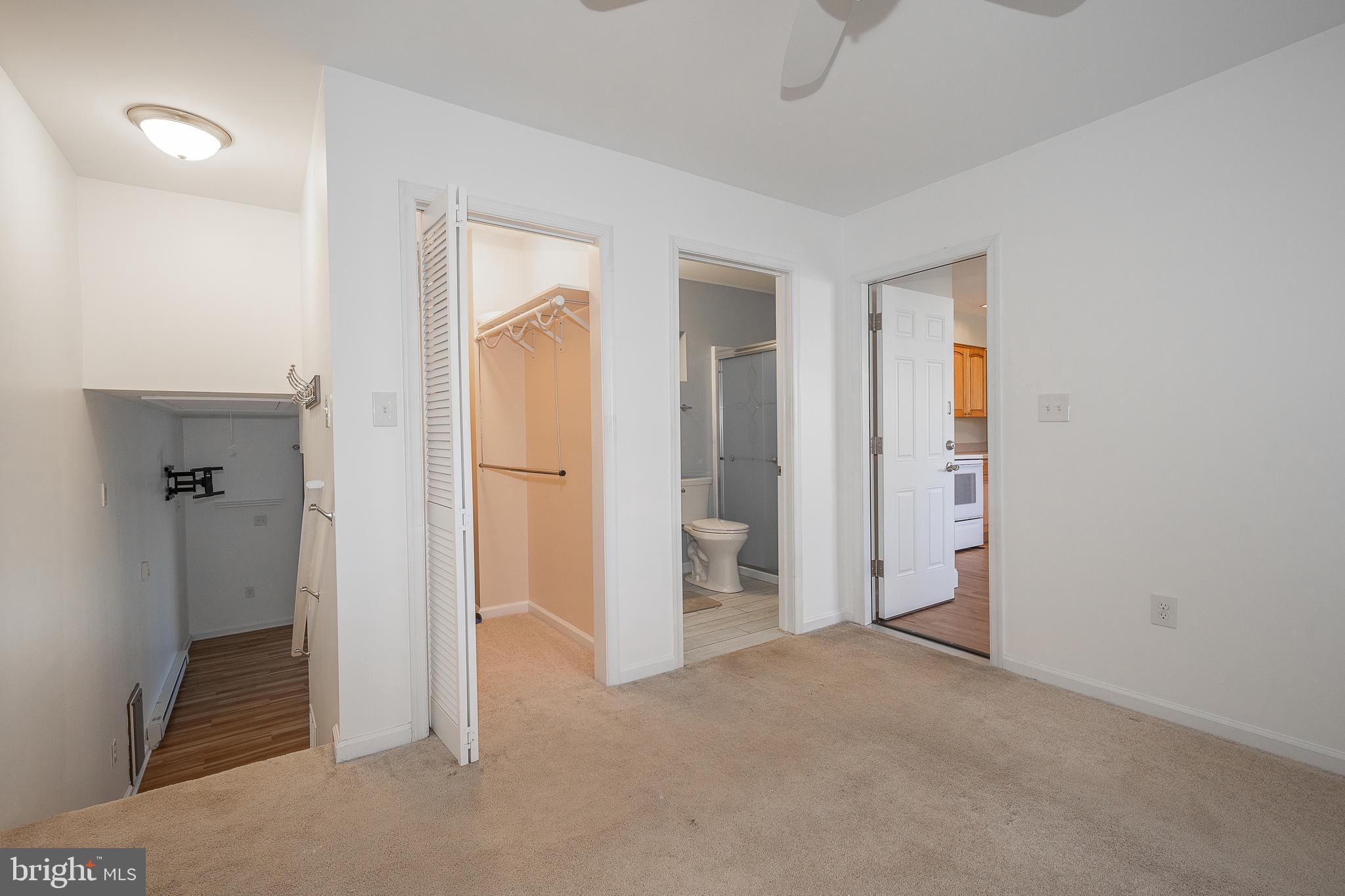 1539 W BENSALEM AVENUE