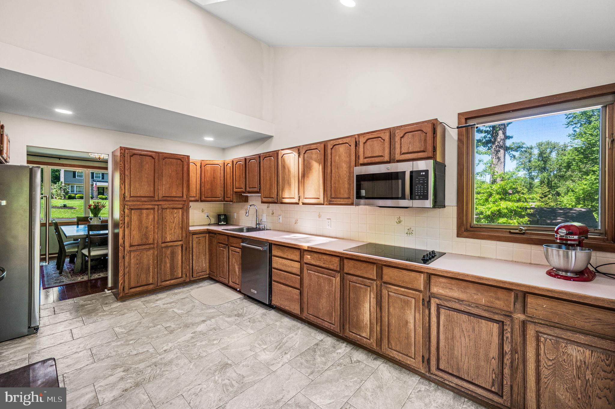 44 HICKORY DRIVE