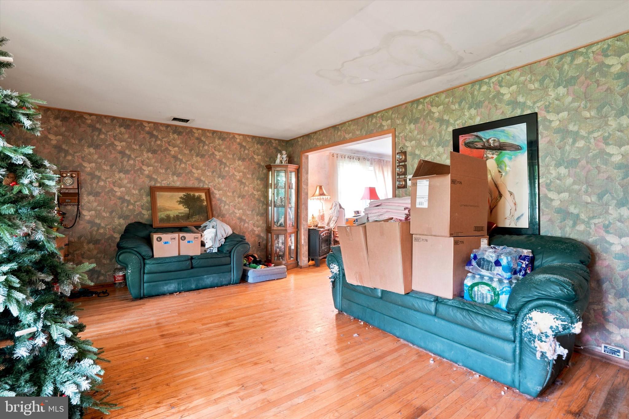 506 HOLLY KNOLL DRIVE