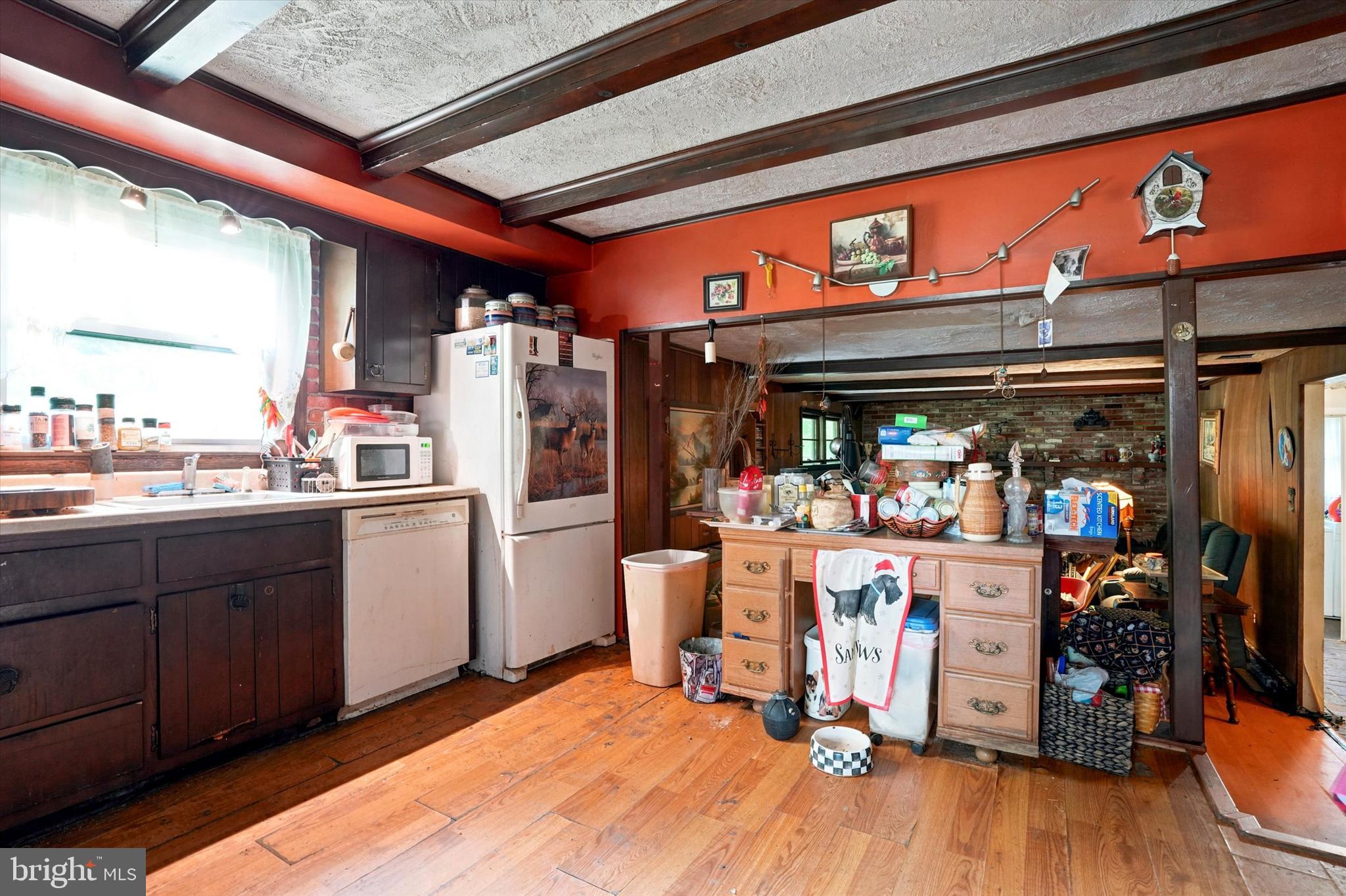 506 HOLLY KNOLL DRIVE
