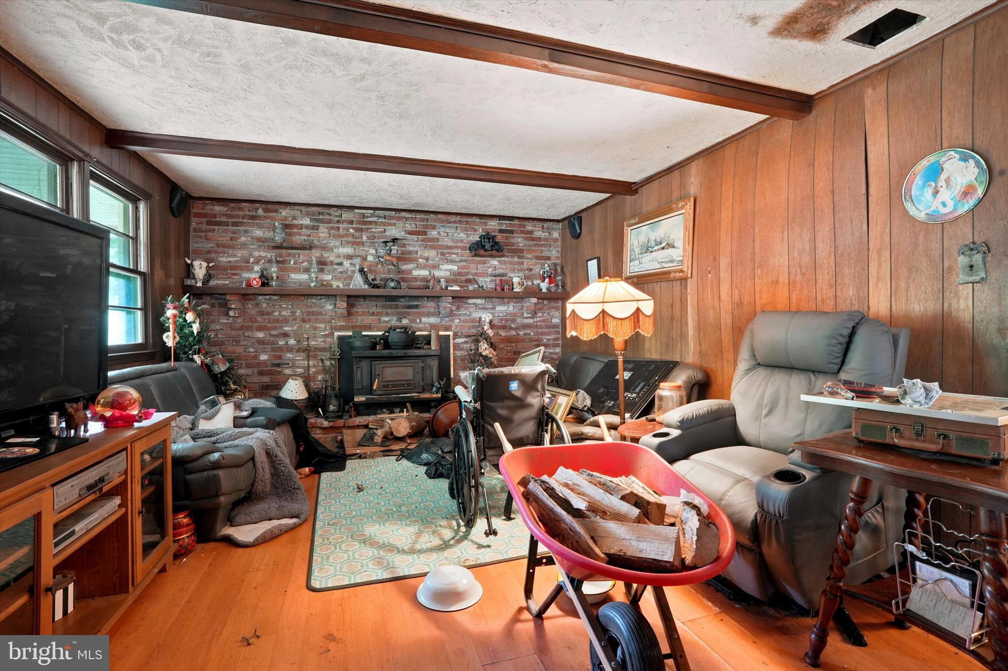 506 HOLLY KNOLL DRIVE
