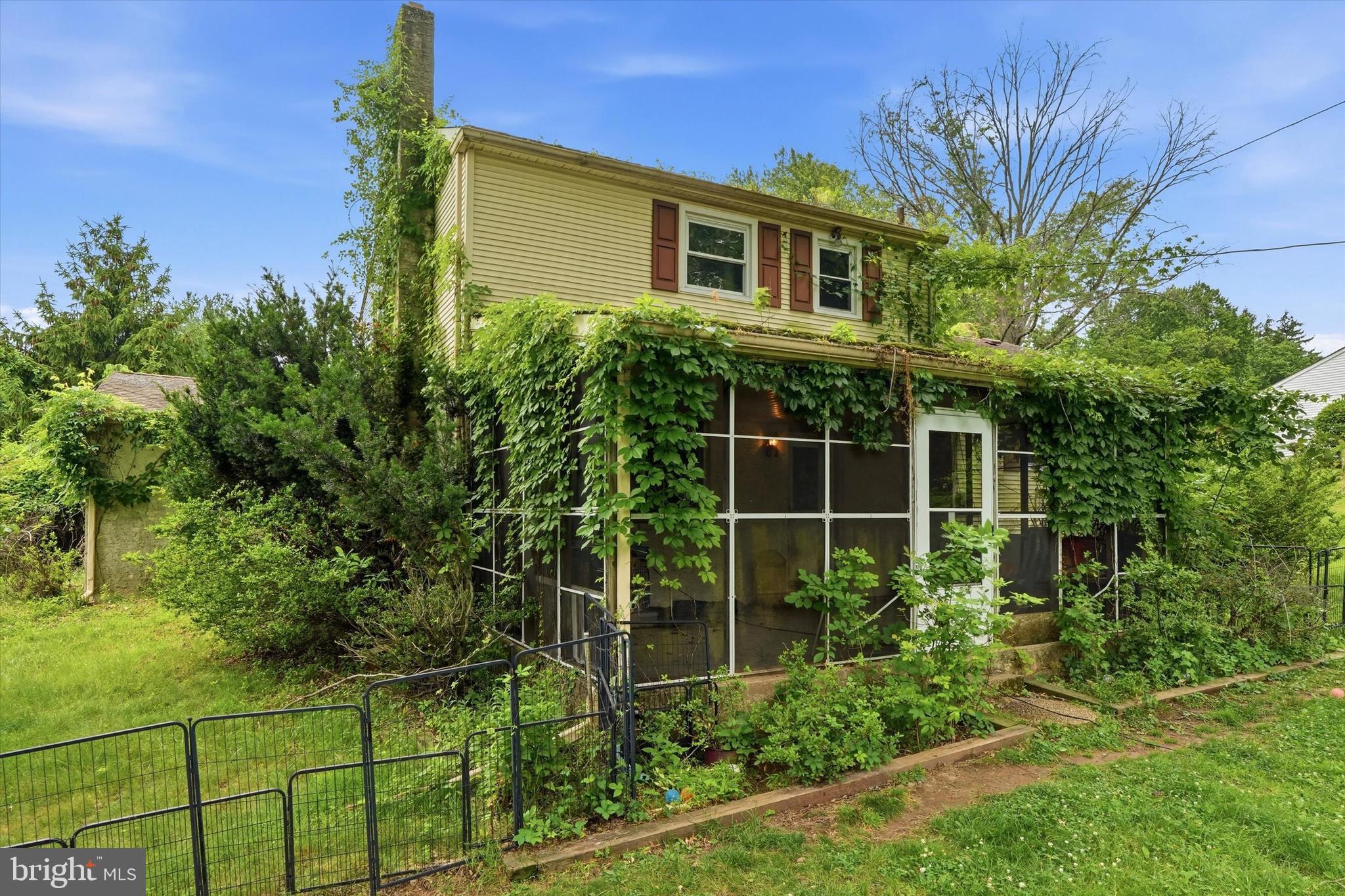 506 HOLLY KNOLL DRIVE