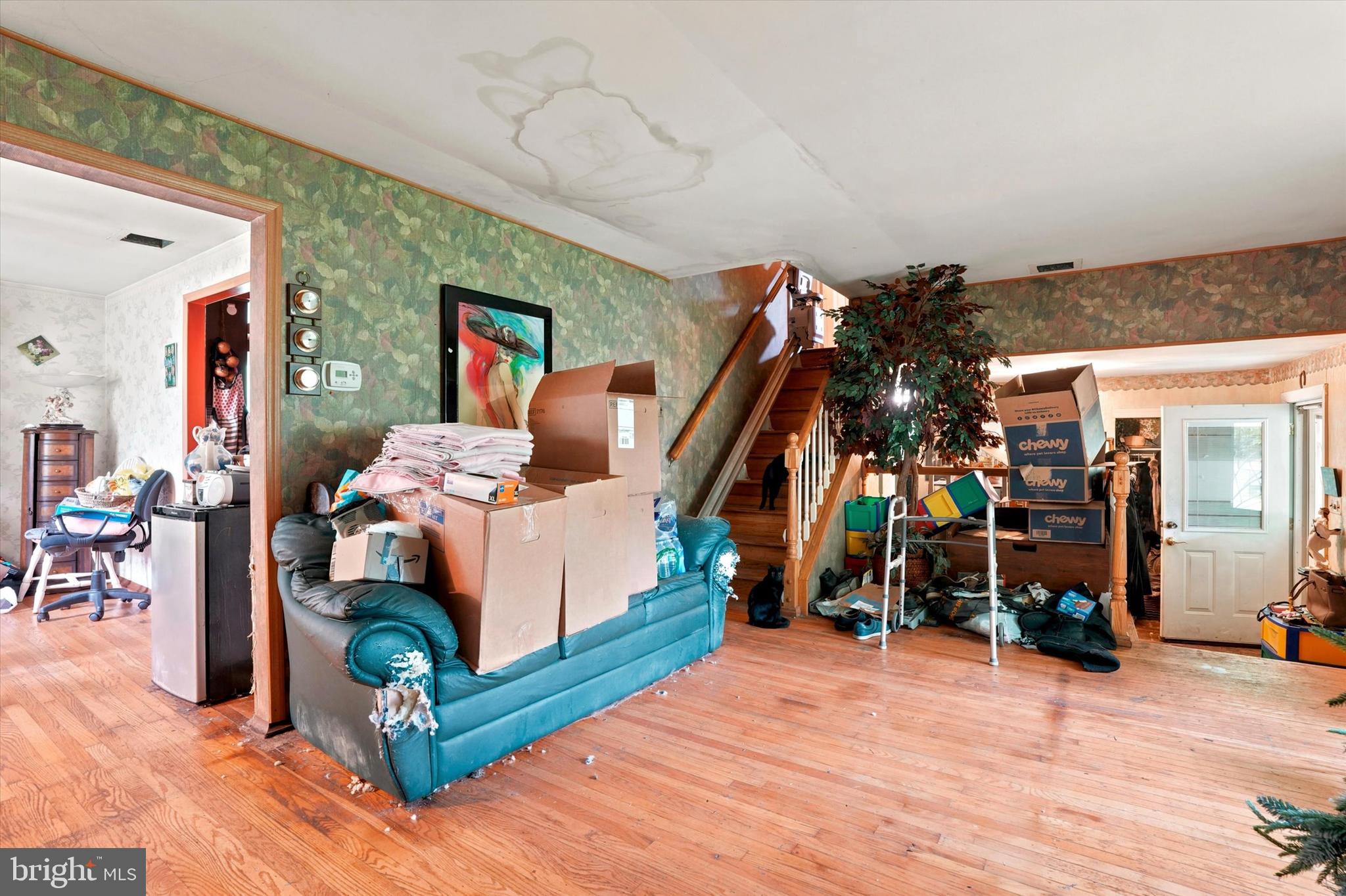 506 HOLLY KNOLL DRIVE