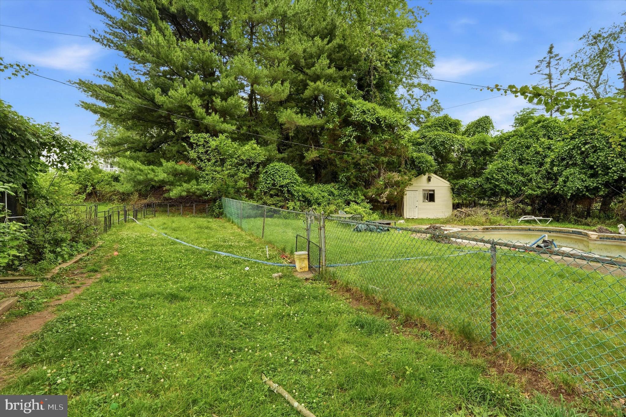 506 HOLLY KNOLL DRIVE