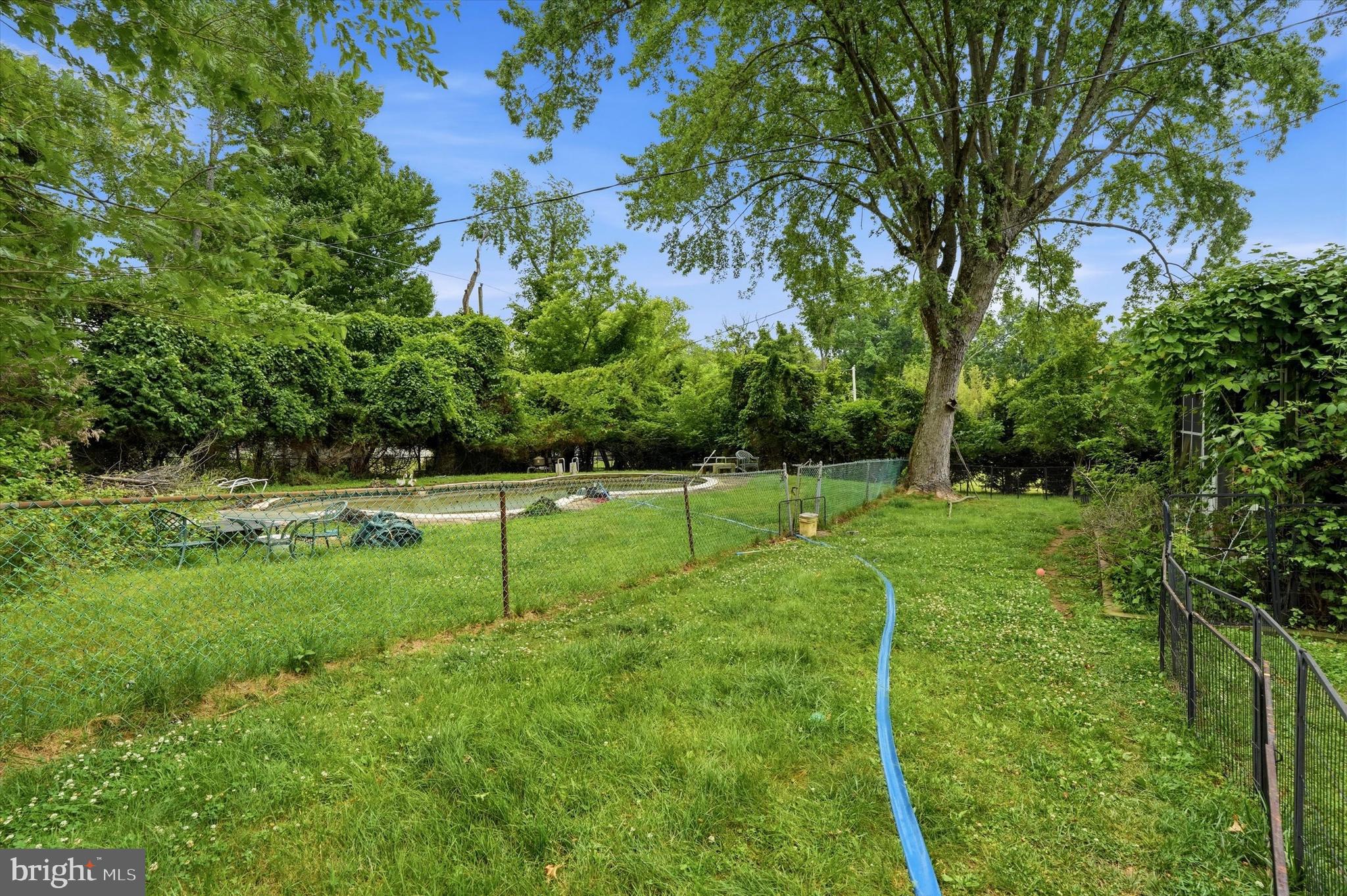 506 HOLLY KNOLL DRIVE