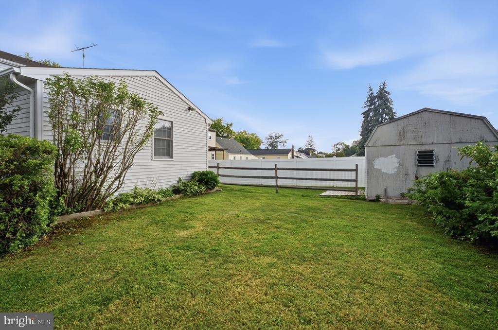 325 CEDAR STREET