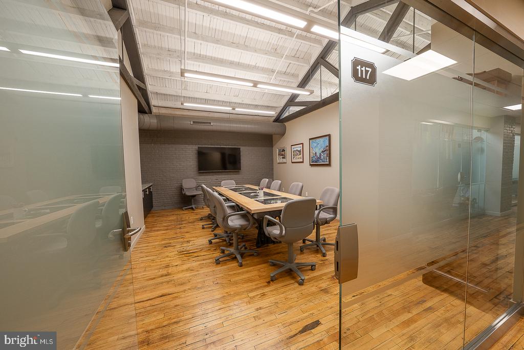 312 W BROAD STREET