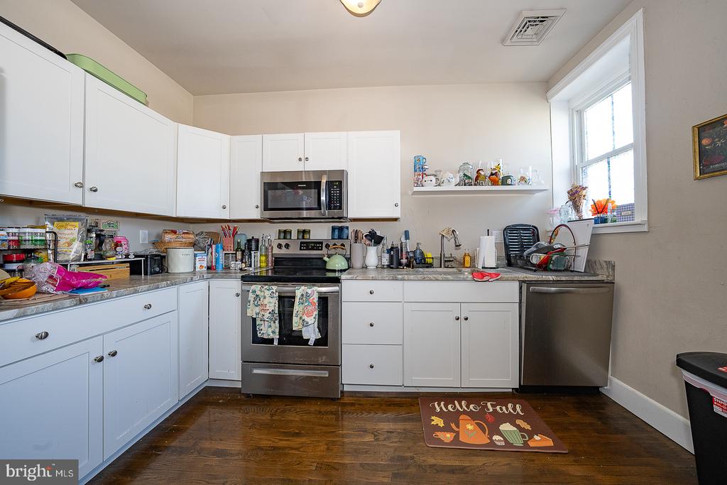 312 W BROAD STREET
