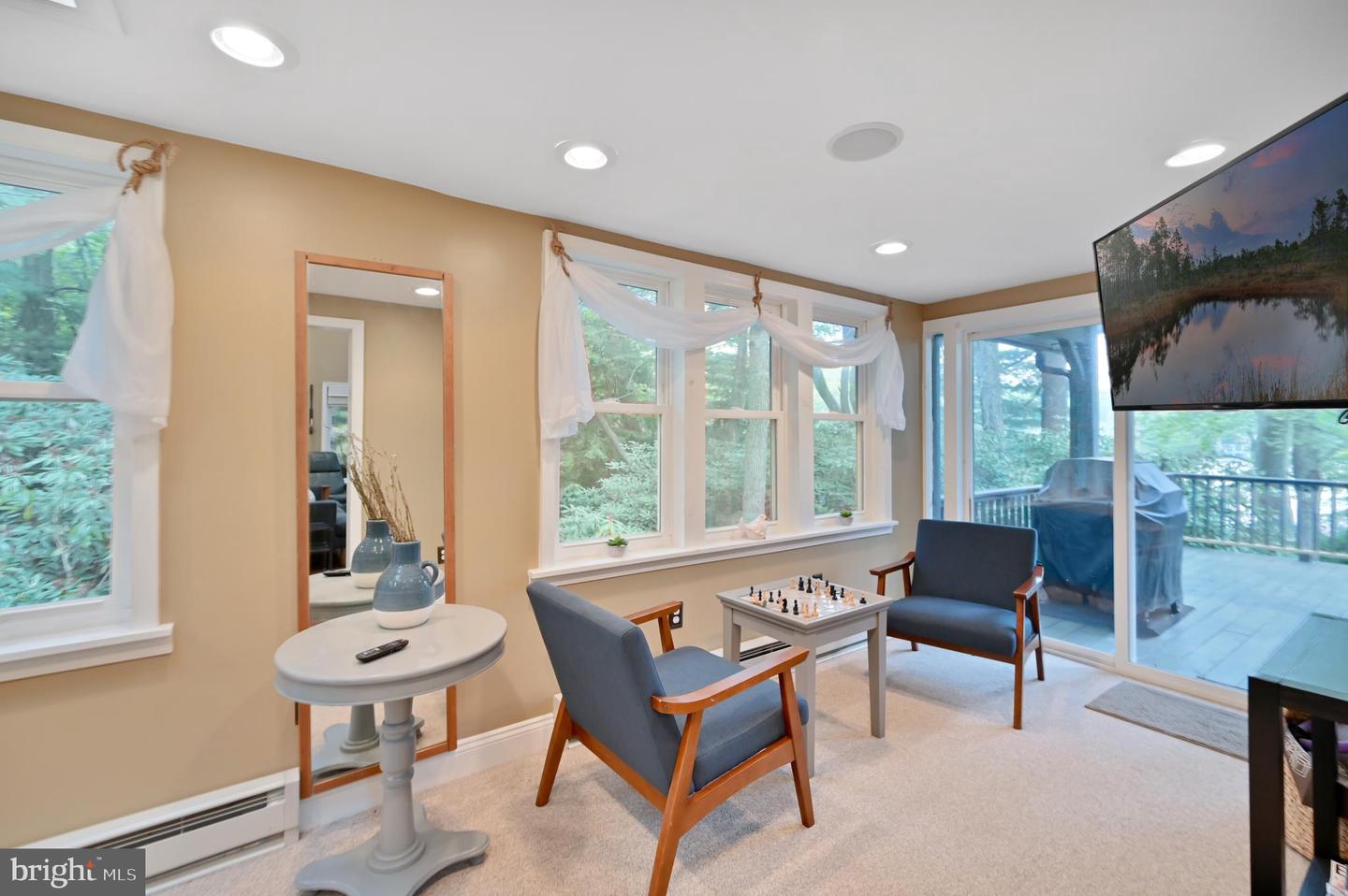 119 N Lake Dr