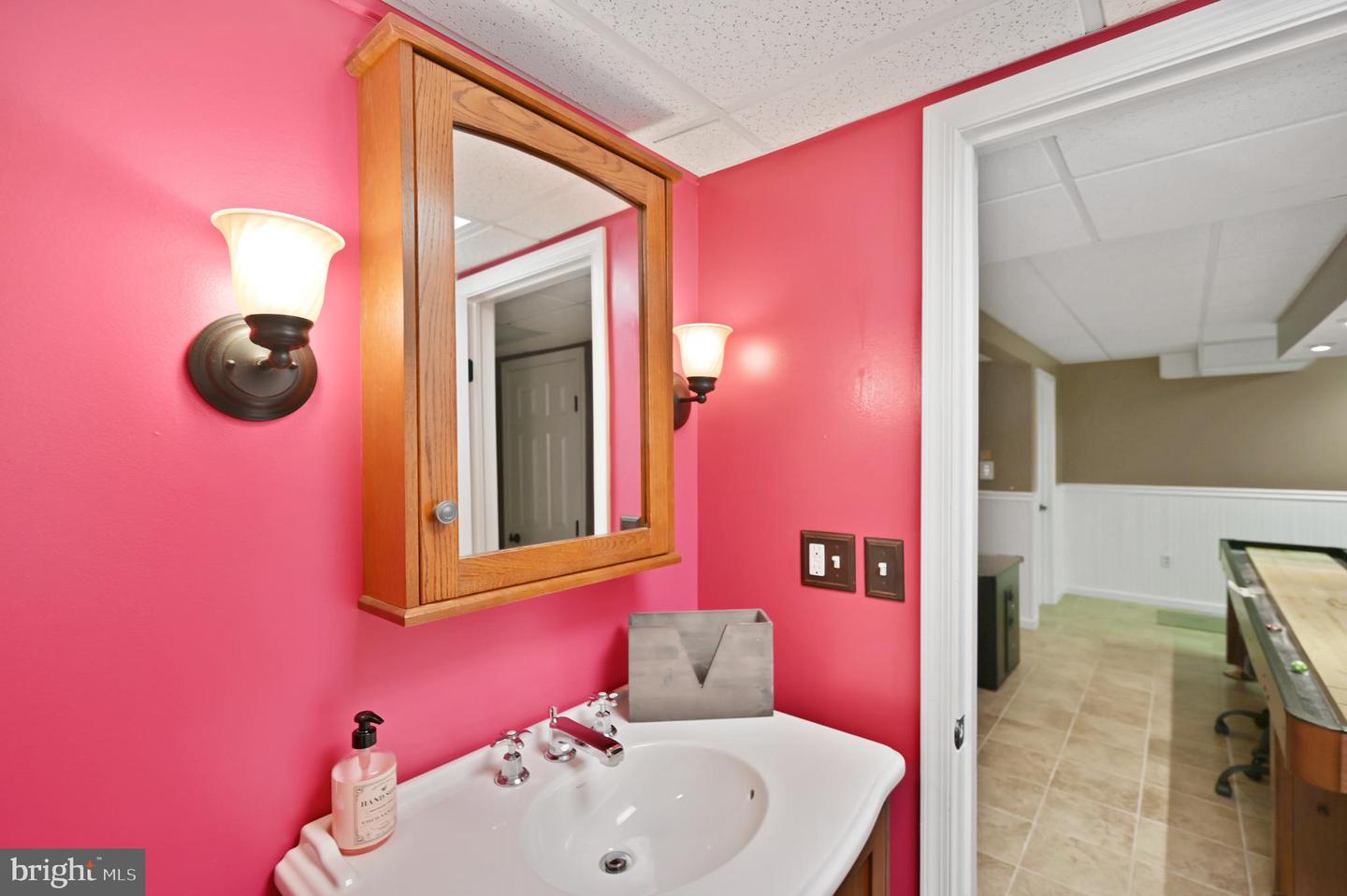 119 N Lake Dr