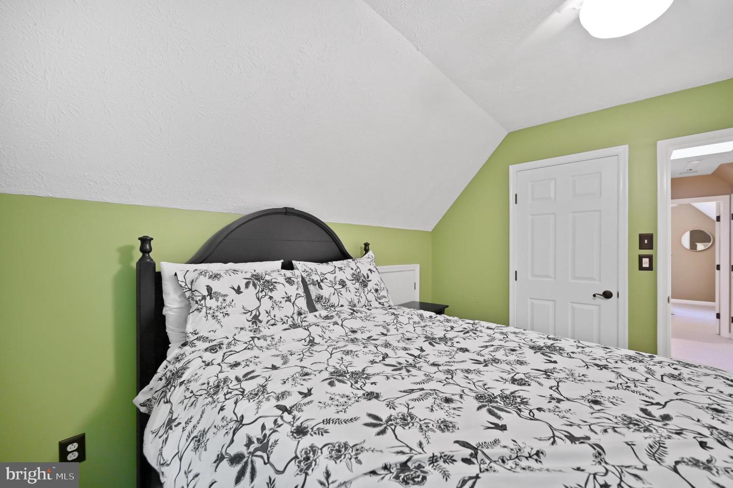 119 N Lake Dr