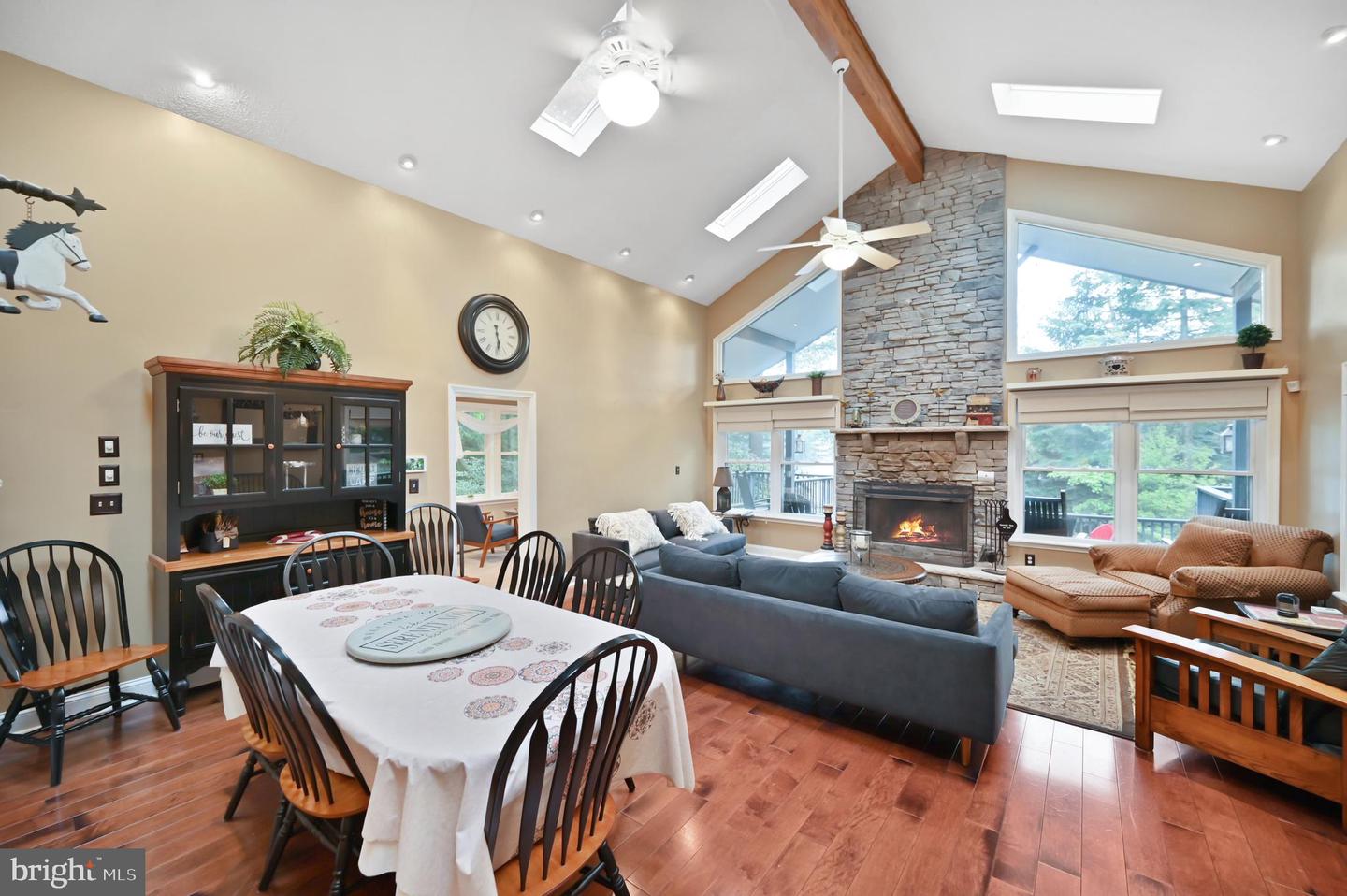 119 N Lake Dr
