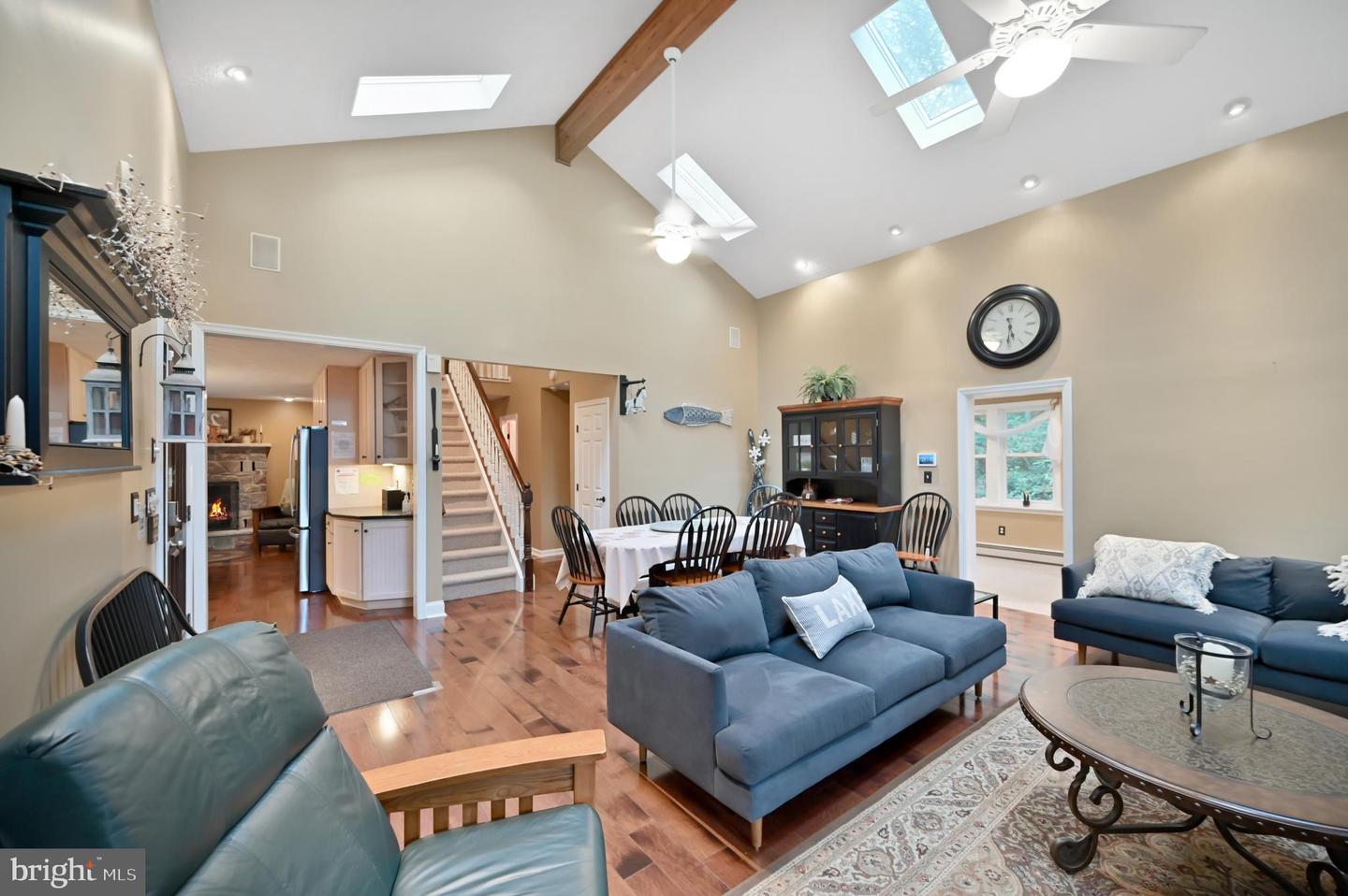 119 N Lake Dr