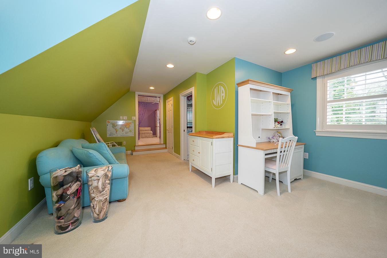 48 Sherman Dr