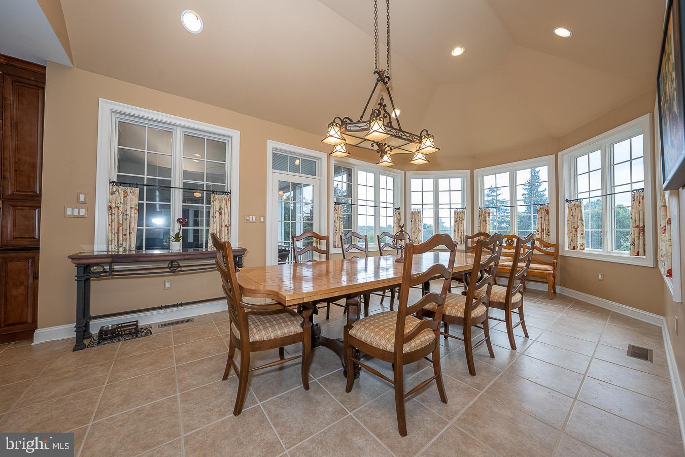 48 Sherman Dr