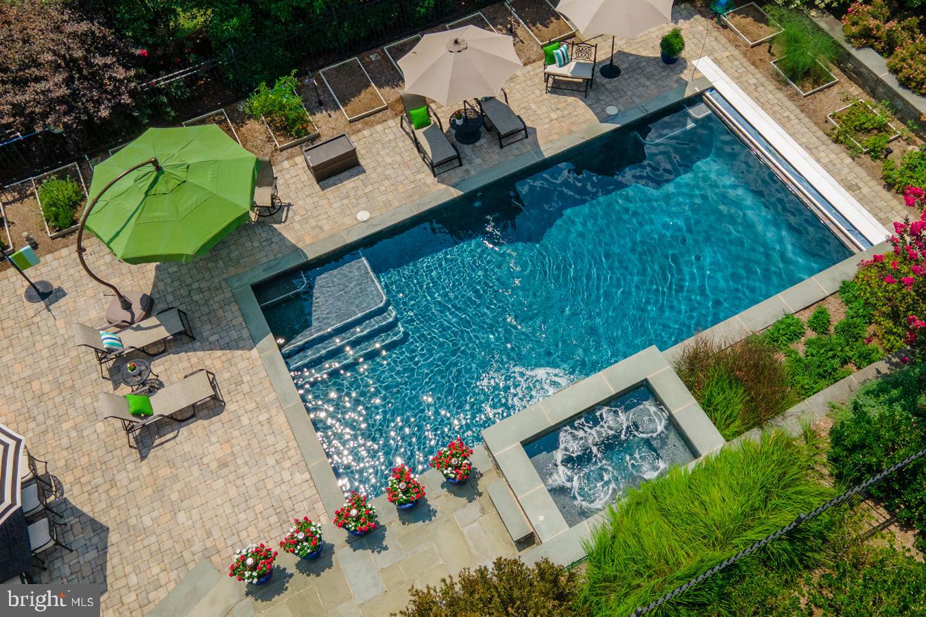 48 Sherman Dr