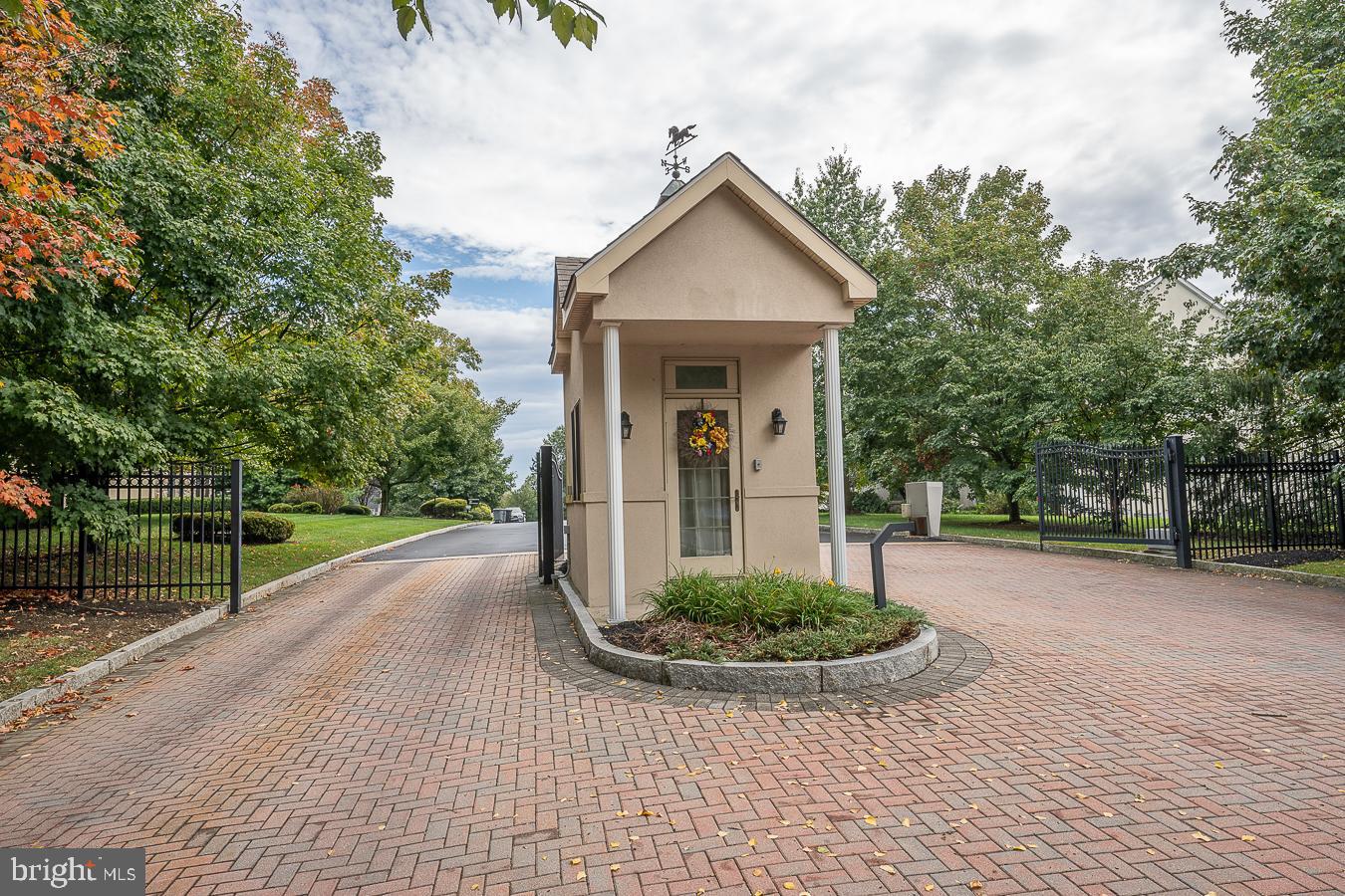 48 Sherman Dr