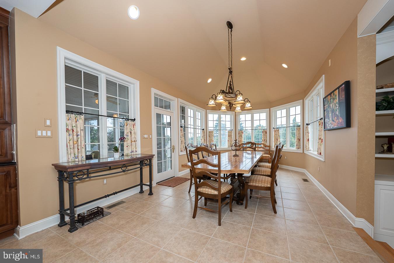 48 Sherman Dr