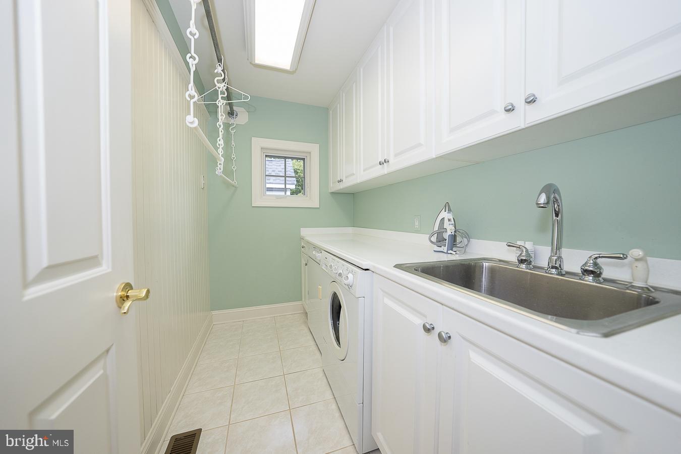48 Sherman Dr