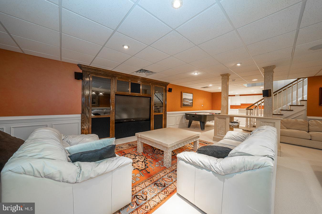 48 Sherman Dr