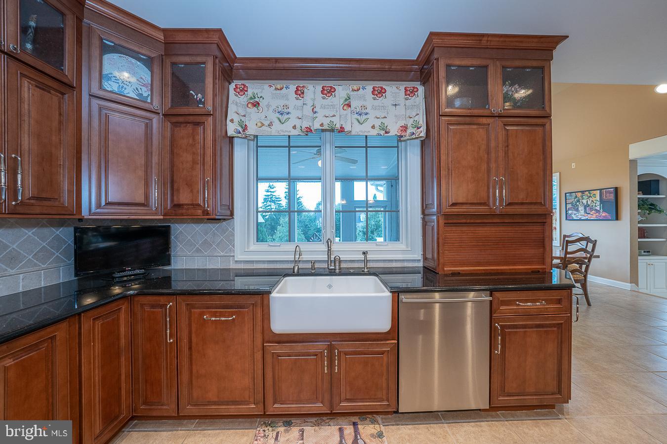 48 Sherman Dr