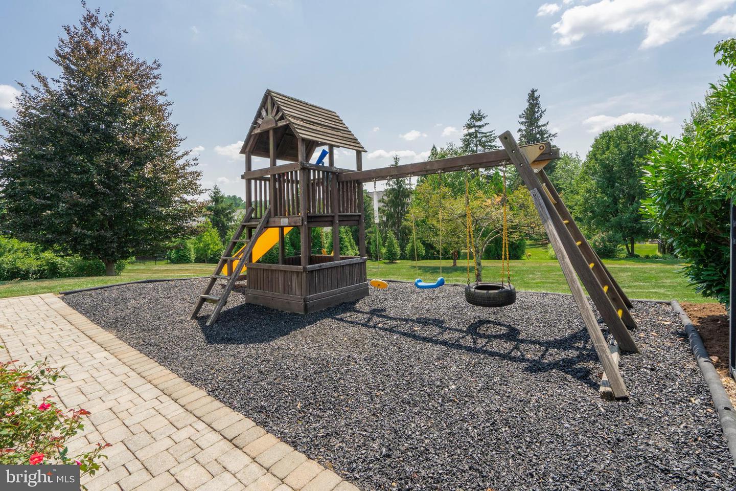 48 Sherman Dr
