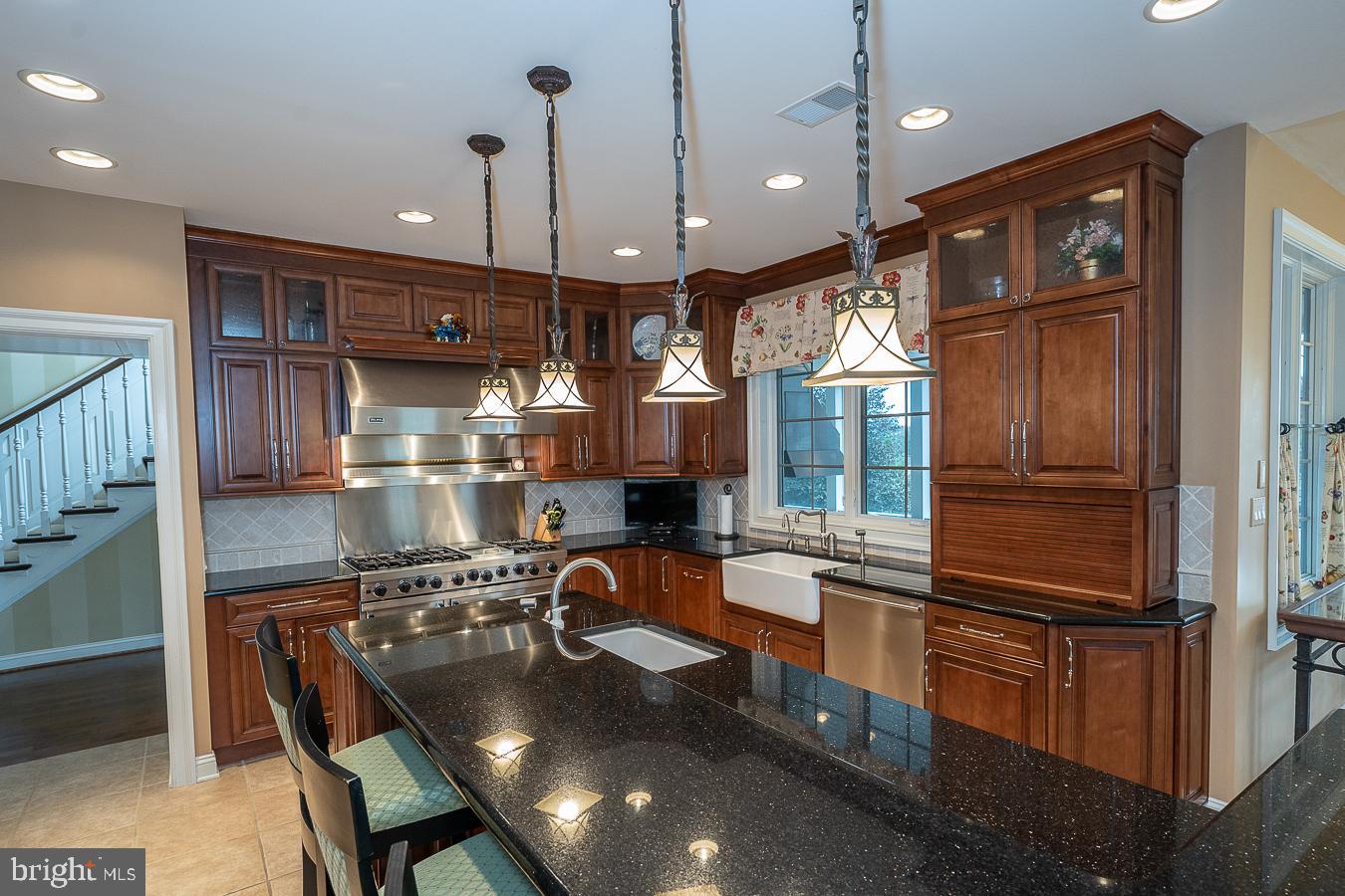 48 Sherman Dr