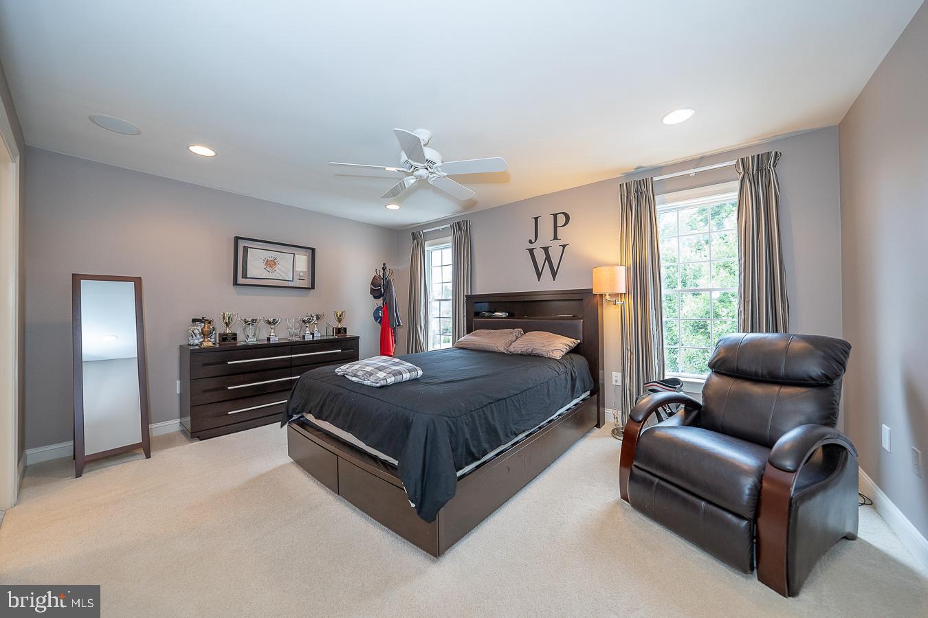 48 Sherman Dr